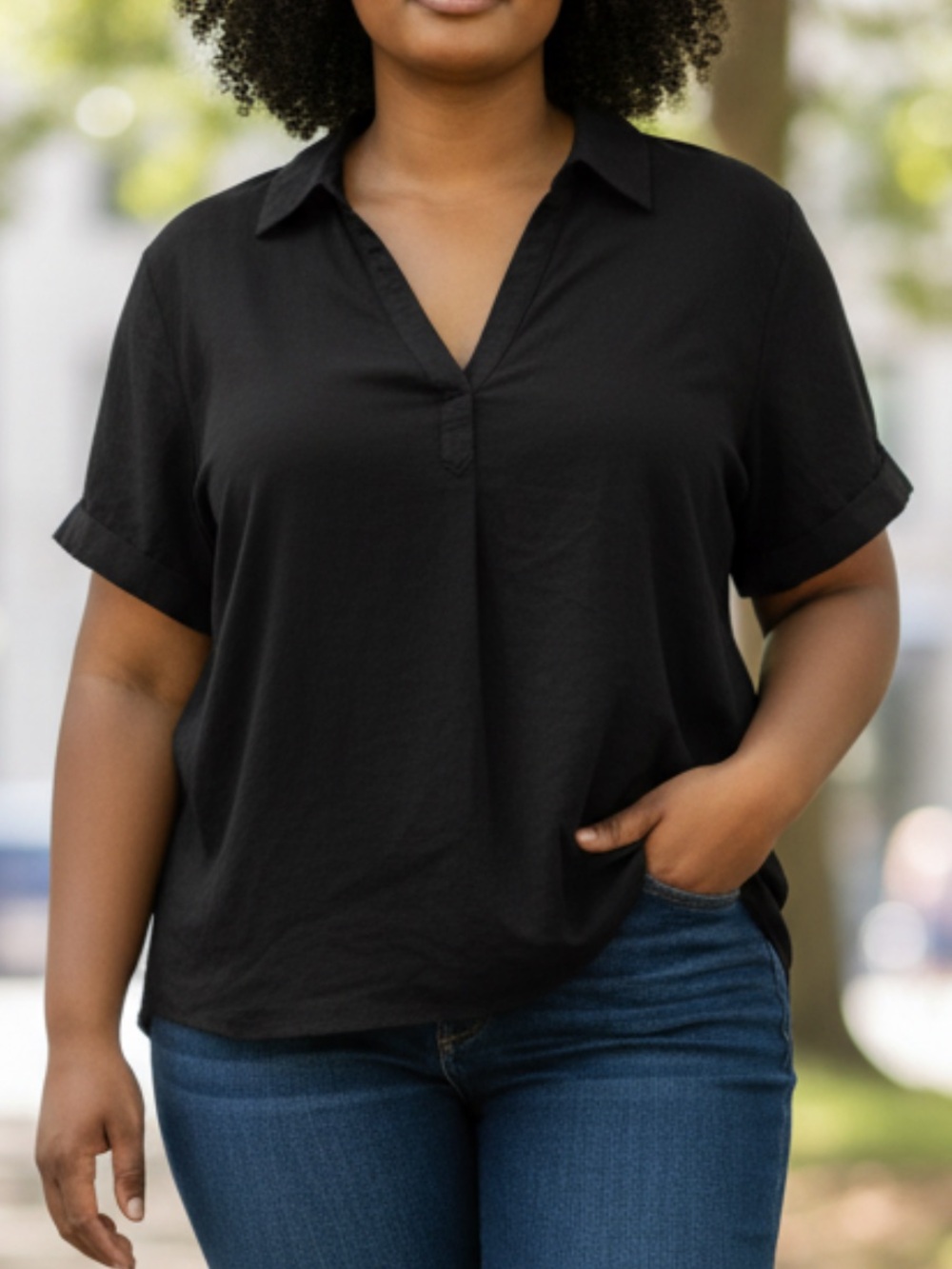 Universal Thread Women's Black Collared V-Neck Short Sleeve Top